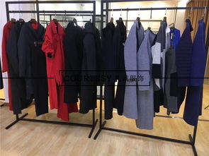 如何優化蘭夢萱品牌女裝尾貨折扣店的陳列方式，提升服裝美感與吸引力